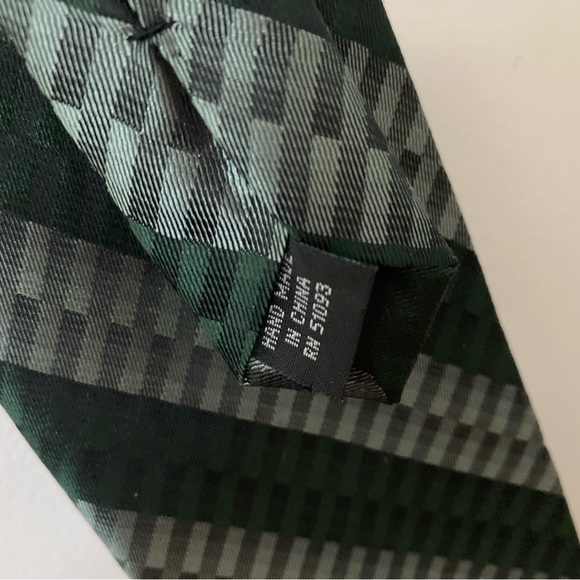 CROFT & BARROW mens tie green and gray - Picture 4 of 5